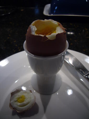 Spiser det første egget - på dagen! veldig velsmakende også,