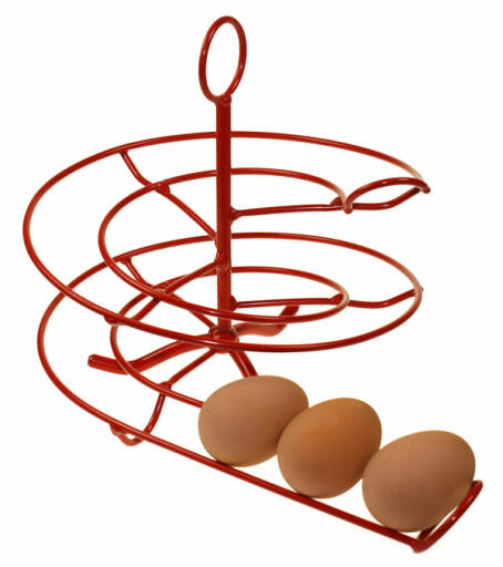 Rødt egg med 3 egg på